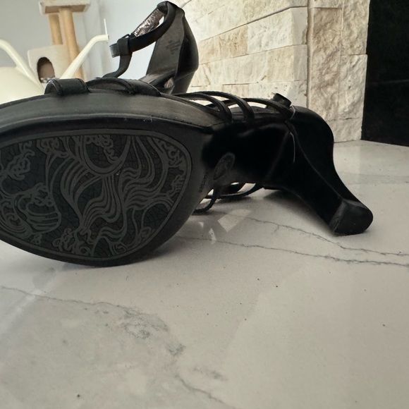 Soft never worn heels size 10 - Picture 5 of 8